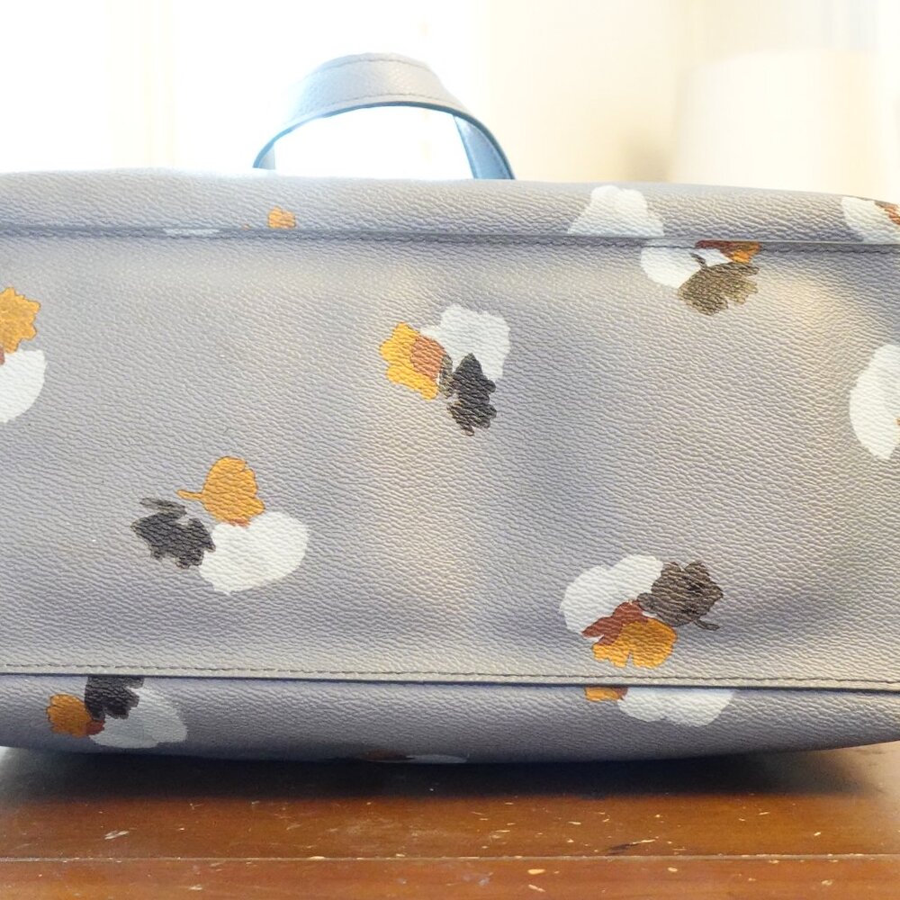 Coach Gray Floral Women's Bag - Picture 6 of 9